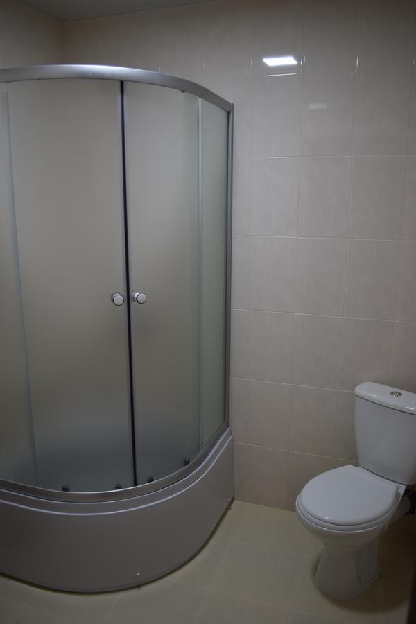 Veles Hotel Бровари Екстериор снимка