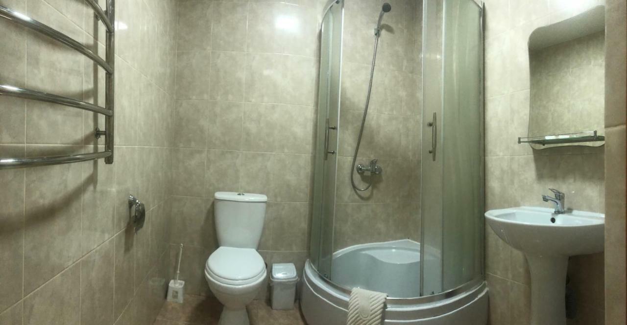 Veles Hotel Бровари Екстериор снимка